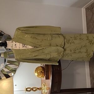 Chic Floral Women's Skirt Set in Light Green